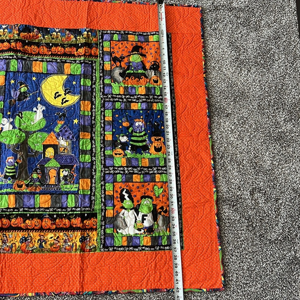 Handmade Halloween Themed Quilt with Orange and Black Accents - Picture 7 of 7